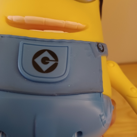 Despicable Me Minion Interactive Talking Action Figure DAVE - Picture 6 of 7